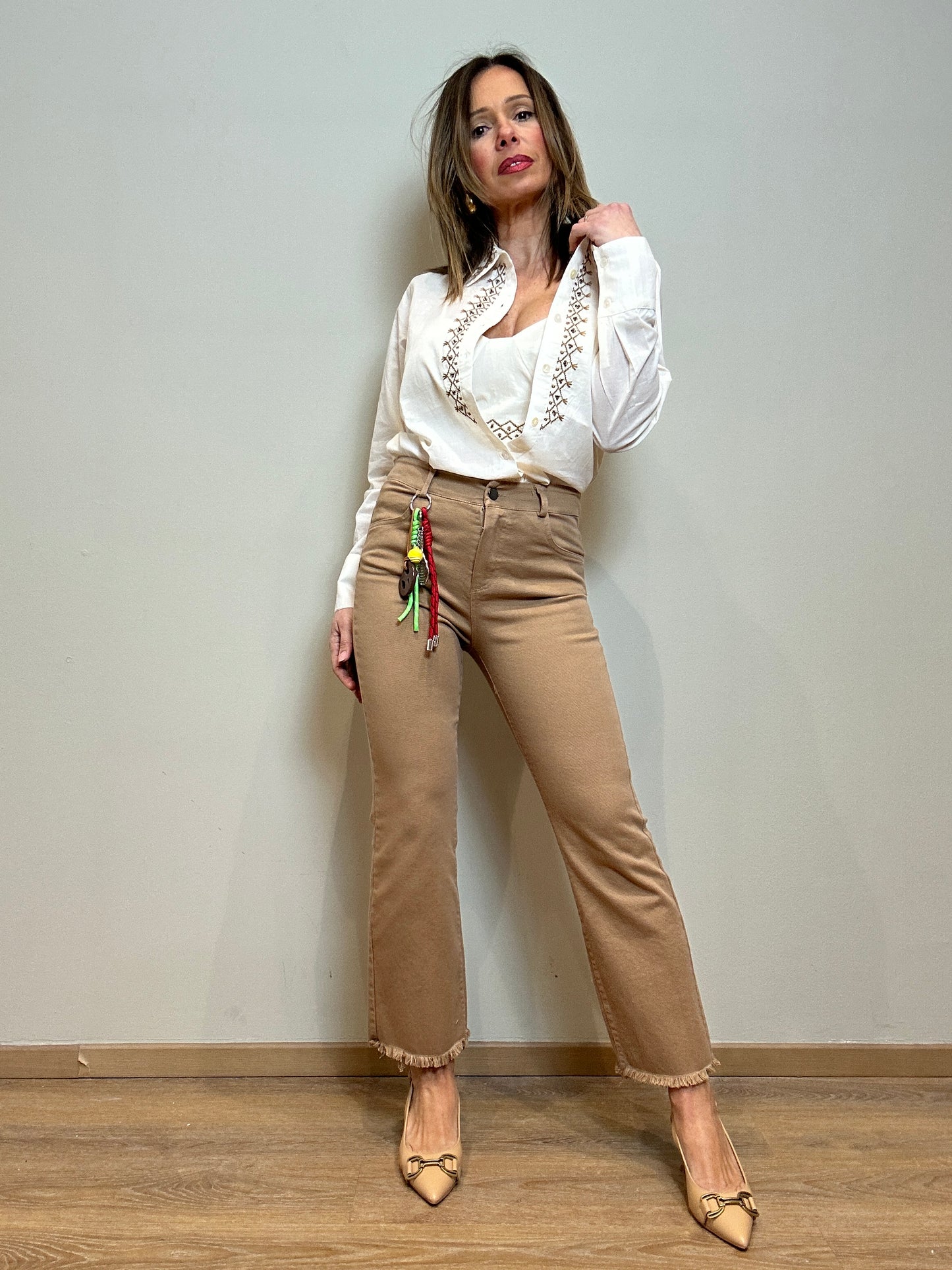 Camicia con ricamo