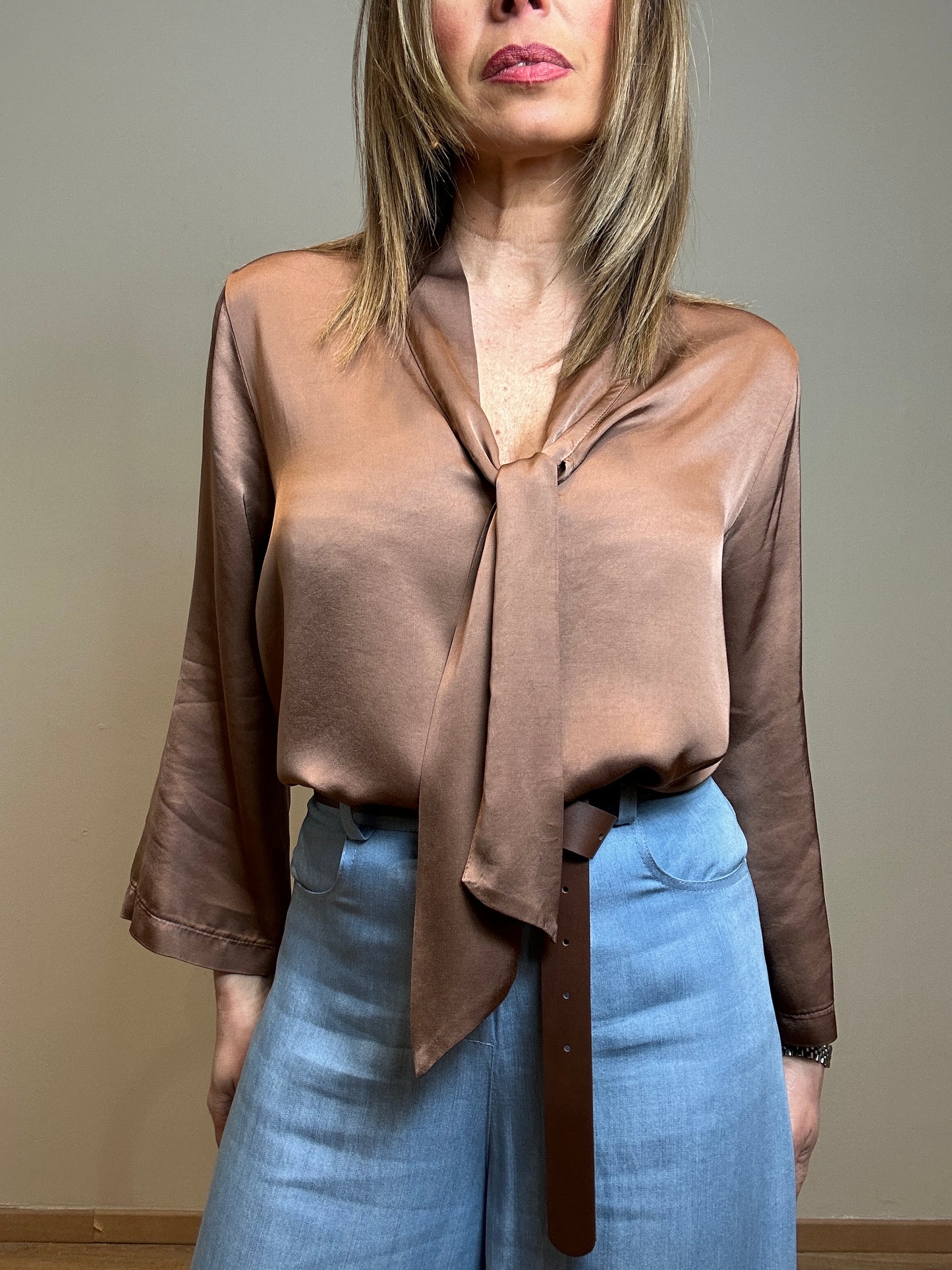Blusa con nodo moca