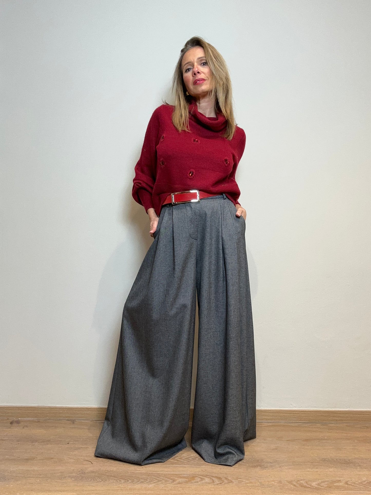 Pantalone ampio con cintura