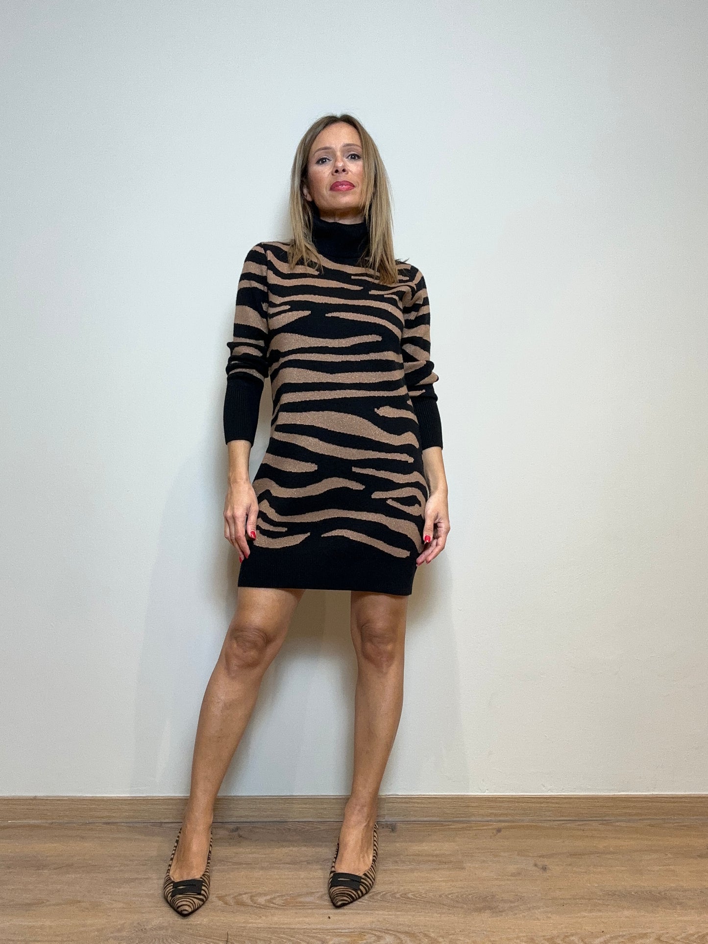 Abito in maglia animalier cammello