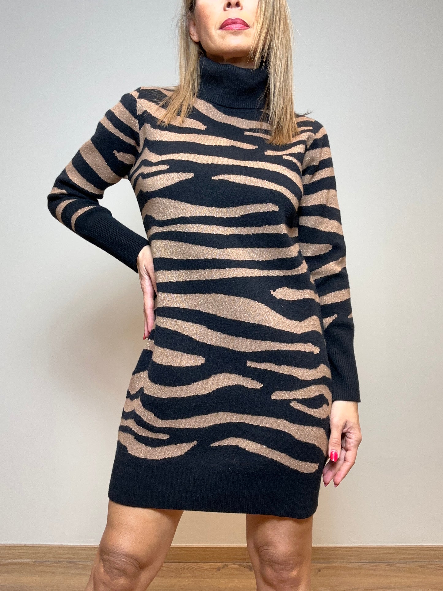 Abito in maglia animalier cammello