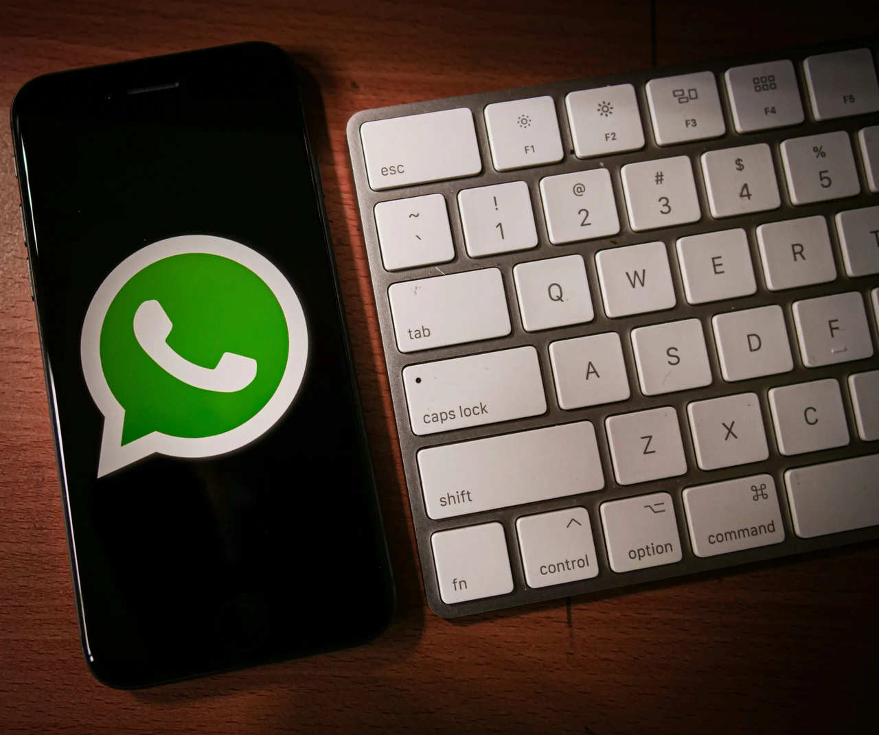 Proteggi subito la chat: disattiva le impostazioni che mettono a rischio i tuoi messaggi Proteggi subito la chat: disattiva le impostazioni che mettono a rischio i tuoi messaggi