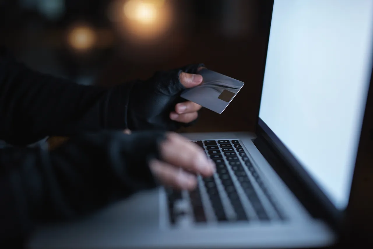 Metti al sicuro i tuoi documenti digitali con questi passaggi per una privacy reale Metti al sicuro i tuoi documenti digitali con questi passaggi per una privacy reale