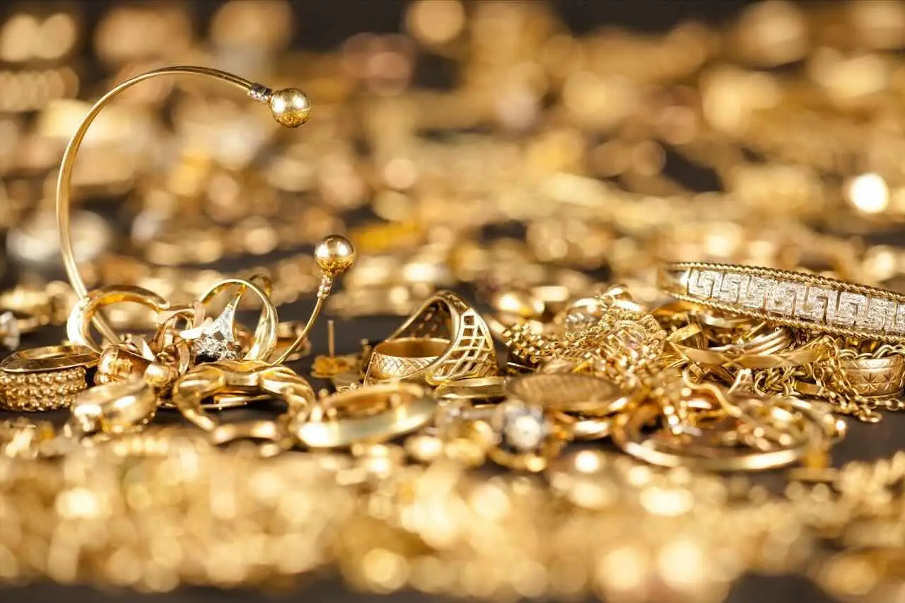 Oro e inflazione: cosa succede ai prezzi e quali prospettive per i risparmiatori Oro e inflazione: cosa succede ai prezzi e quali prospettive per i risparmiatori