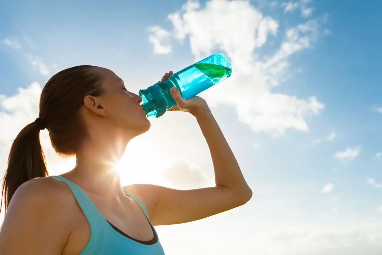 Come proteggere la salute dei reni durante il caldo: 4 gesti chiave suggeriti dai nefrologi Come proteggere la salute dei reni durante il caldo: 4 gesti chiave suggeriti dai nefrologi
