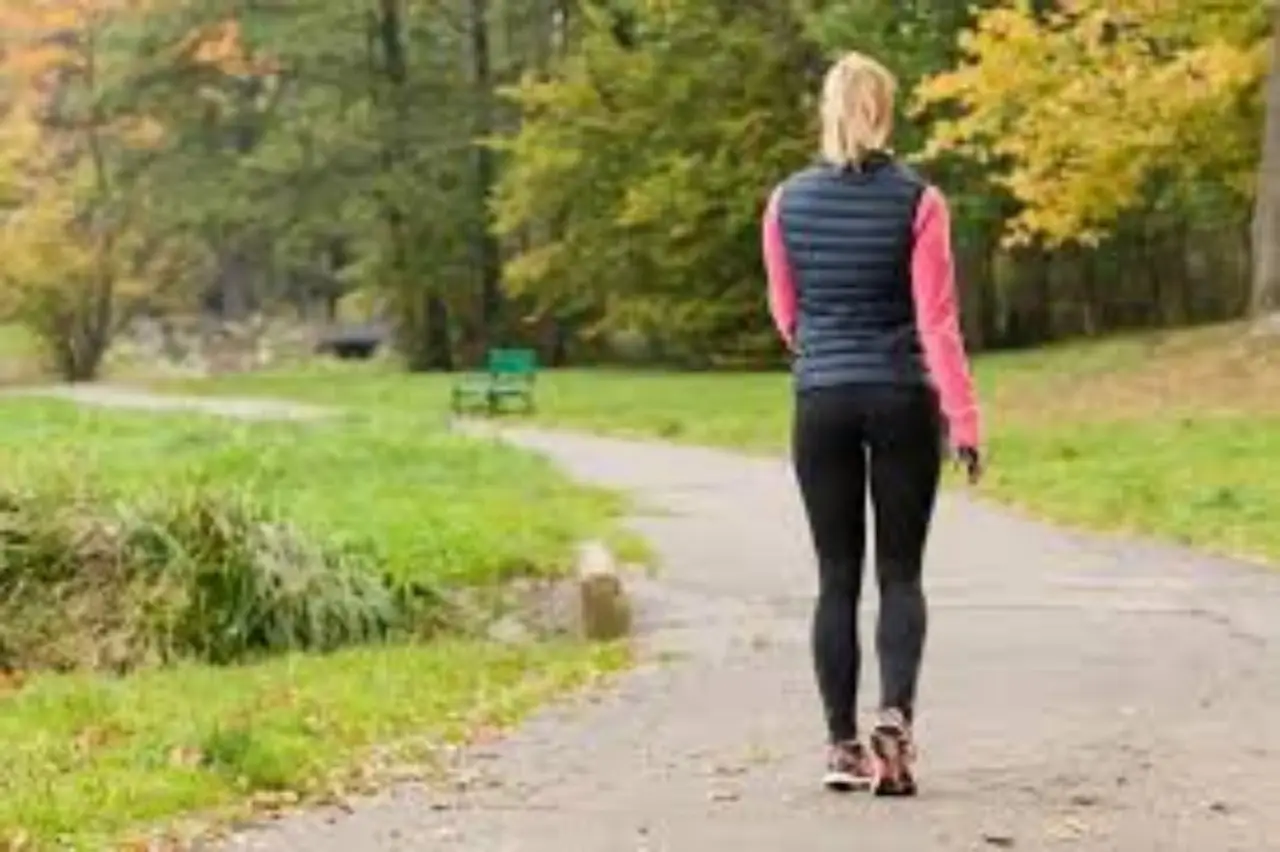Camminare per pancia sgonfia: minuti consigliati e orari migliori secondo gli esperti Camminare per pancia sgonfia: minuti consigliati e orari migliori secondo gli esperti