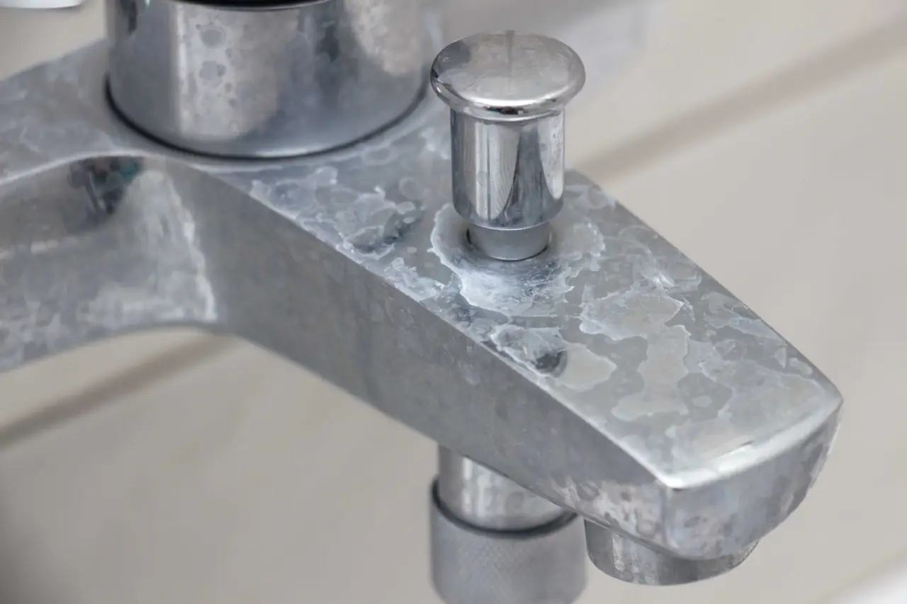 Bagno anti-calcare: la mousse naturale che sostituisce l’acido Bagno anti-calcare: la mousse naturale che sostituisce l’acido