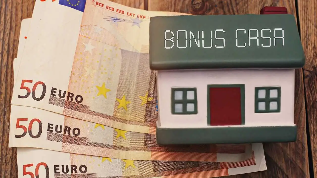 Bonus di 8.000 € per sostituire stufa o camino: guida aggiornata alle richieste di giugno 2025 Bonus di 8.000 € per sostituire stufa o camino: guida aggiornata alle richieste di giugno 2025