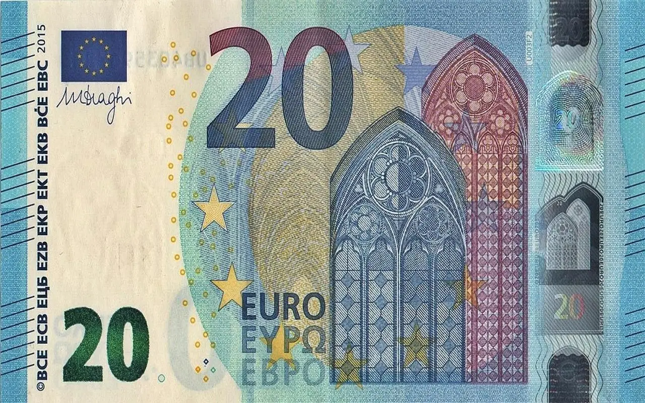 Banconota da 200 euro rara: se ha questo numero vale molto Banconota da 200 euro rara: se ha questo numero vale molto