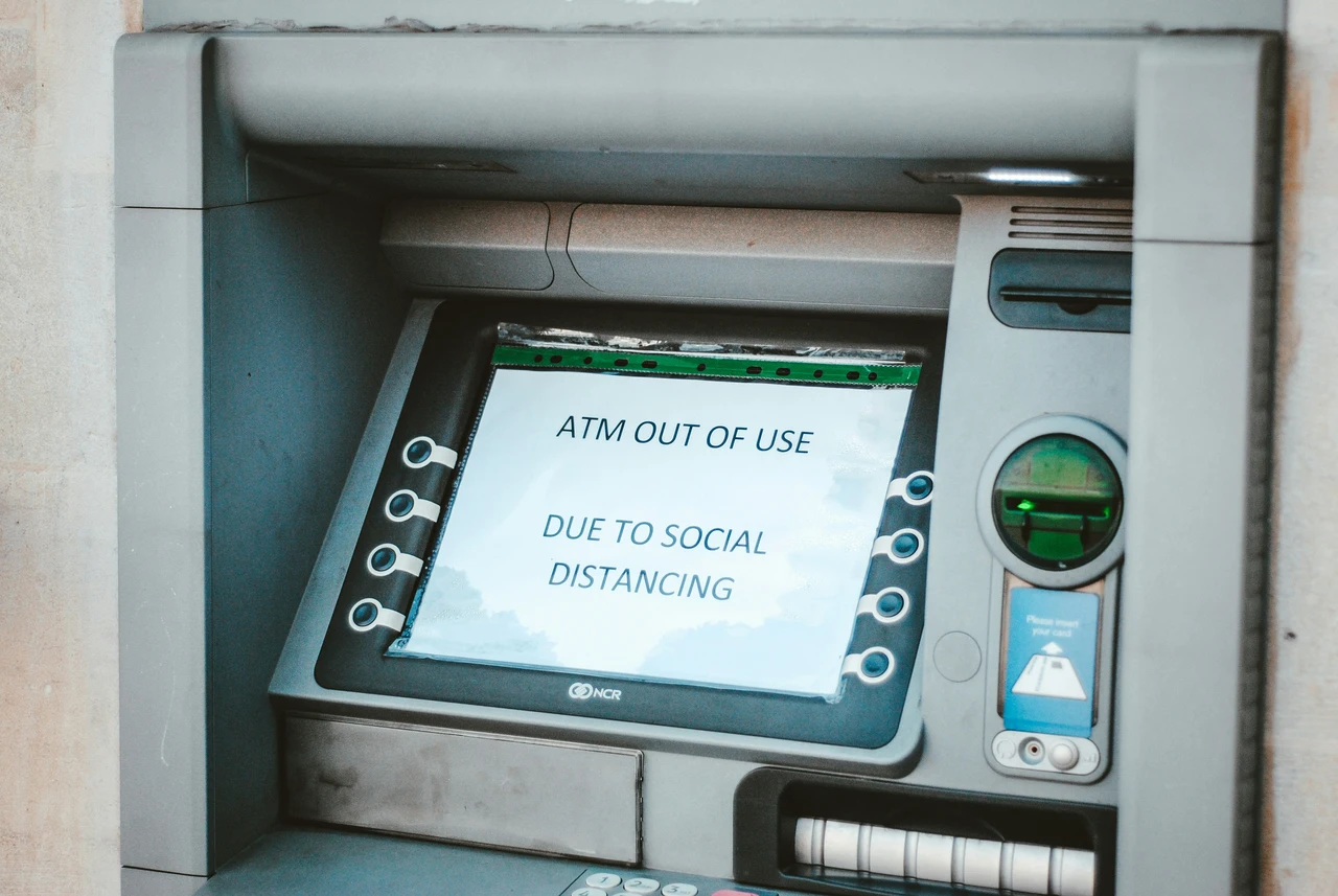 Bancomat fuori servizio: come prelevare rapidamente in caso di emergenza Bancomat fuori servizio: come prelevare rapidamente in caso di emergenza